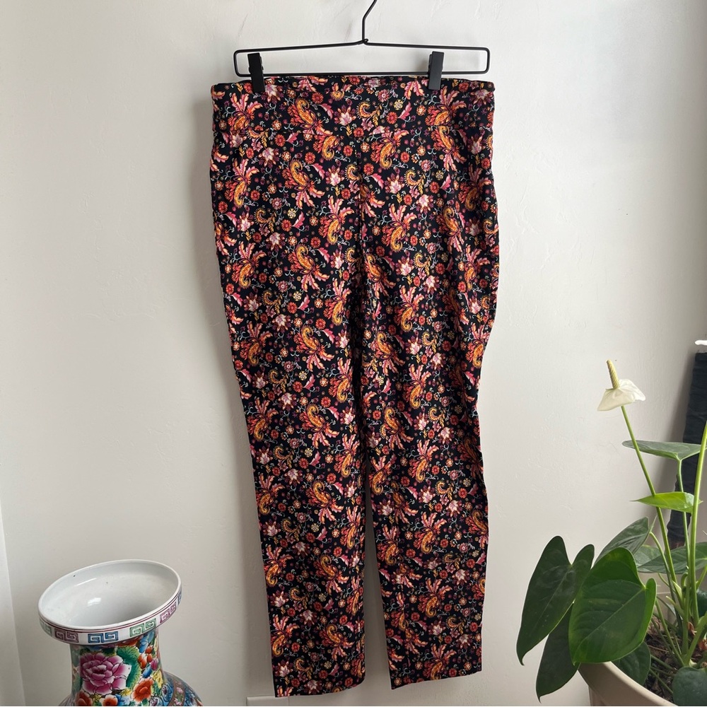 Counterparts Floral Ankle Length Stretchy Pull On Style Pants Sz L EUC